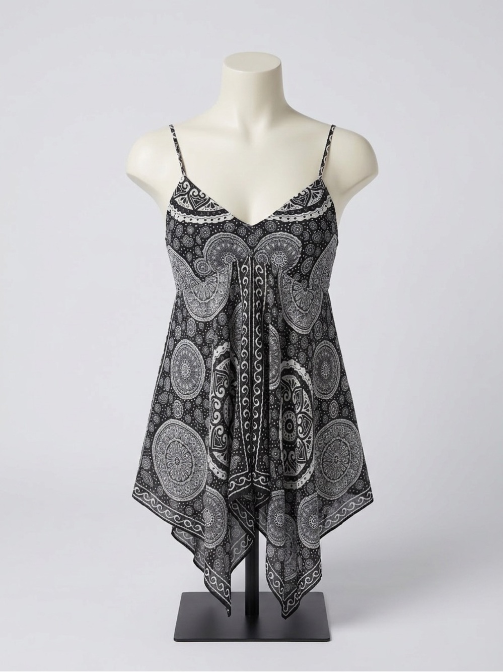 Andrew & Co Black & White Mandala Print Handkerchief Hem Camisole Top Size M Y2K